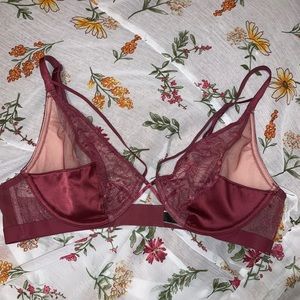Victoria’s Secret Unlined Plunge Bra 36C
